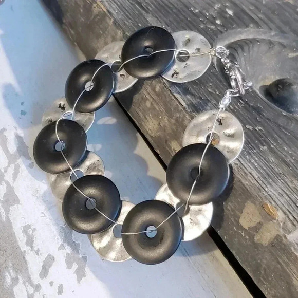 Mid Century Modern Style Handcrafted Black Silver Satin Disc Beads Bracelet - Picture 8 of 10